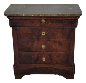 Small Chest of Drawers in Mahogany