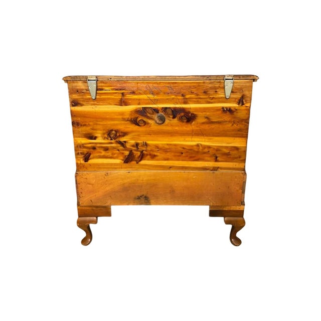 Vintage 1950 Lane Furniture Queen Anne-Style Lowboy Cedar Chest For Sale - Image 13 of 15