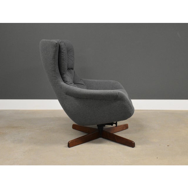 Selig 1960s Selig Egg Swivel Lounge Chair For Sale - Image 4 of 9