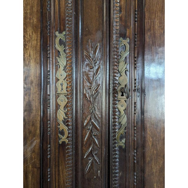 Brown Mottled Mahogany Chest of Drawers in the style of Fécamp For Sale - Image 8 of 14