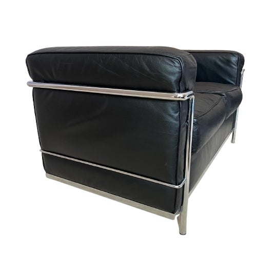 Le Corbusier, Jeanneret, Perriand 1987 Cassina Lc2 Black Leather Loveseat — Le Corbusier / Jeanneret / Perriand (Documented) For Sale - Image 4 of 10