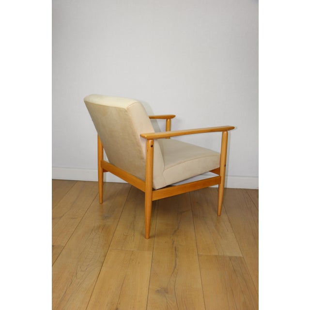 Vintage Loft Lounge Chair in Light Beige Velvet Upholstery and Beech, 1970 For Sale - Image 6 of 10