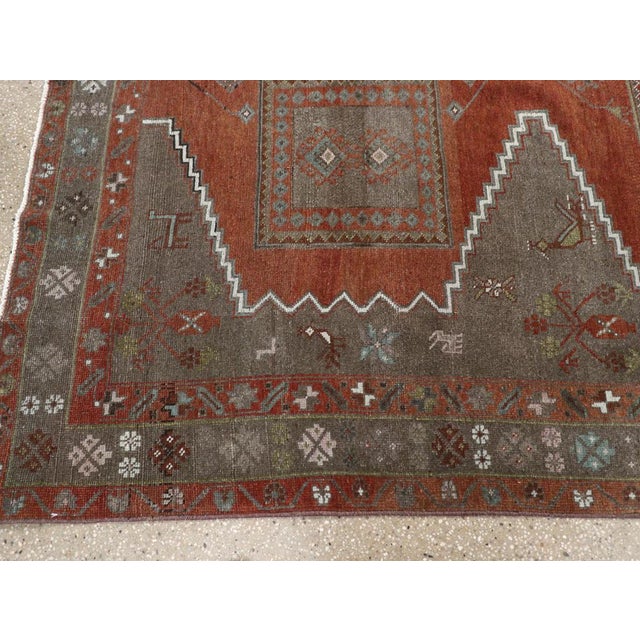 Galerie Shabab Collection Mid-20th Century Turkish Anatolian Accent Rug For Sale In New York - Image 6 of 9