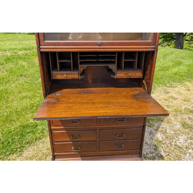 1900 - 1909 Antique Quartersawn Oak 5 Sections Stacking Barrister Bookcase With Desk 1900s For Sale - Image 5 of 18