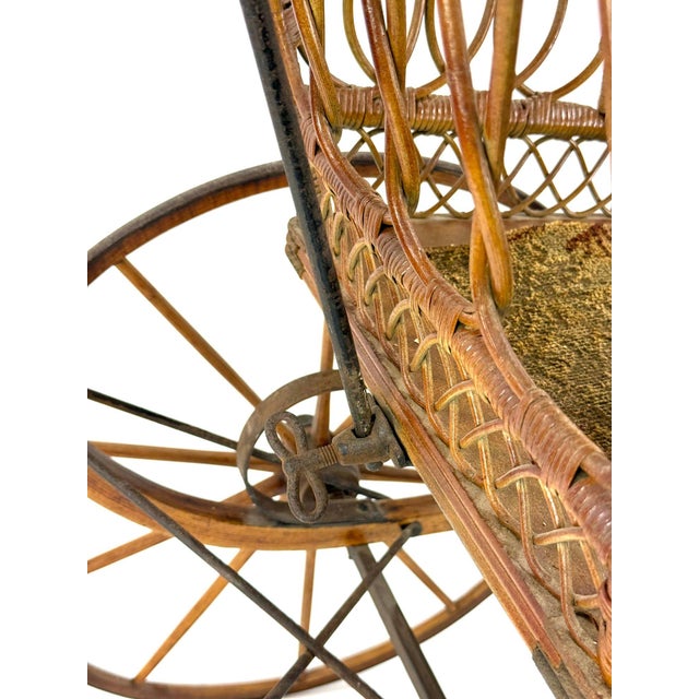 Late 19th Century Museum-Quality 19th Century Victorian Wicker Baby Carriage With Original Lace Parasol - Heywood-Wakefield Style For Sale - Image 5 of 12