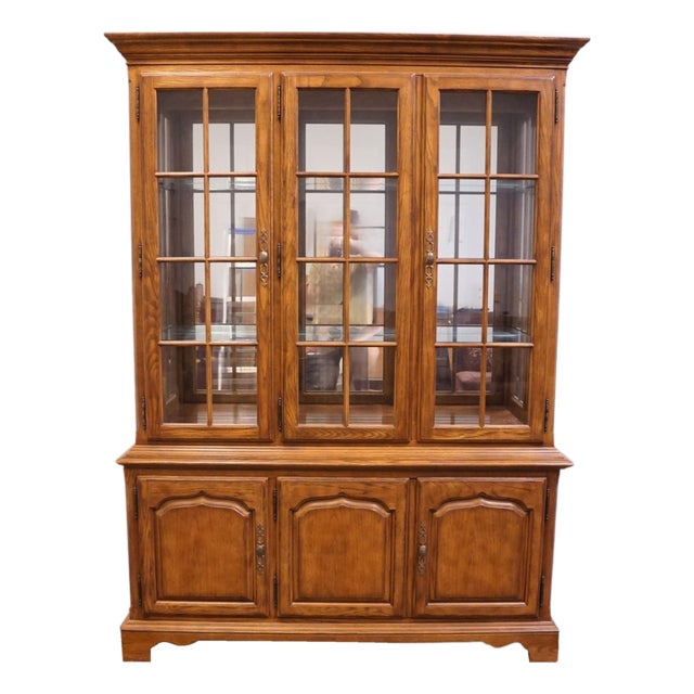 Drexel Furniture Chatham Oaks Collection Early American Country Style 60" Lighted Display China Cabinet 186-435-6 For Sale