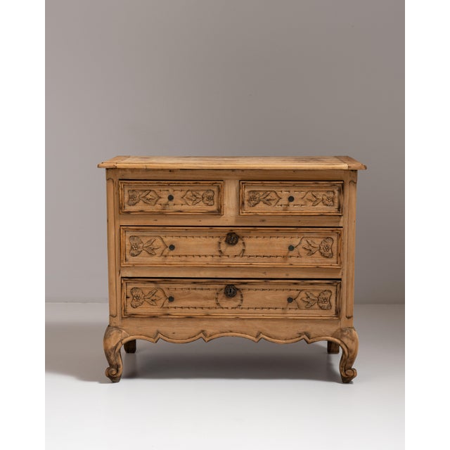 Wood Early 20th Century Beige French Carved Chest of Drawers For Sale - Image 7 of 15