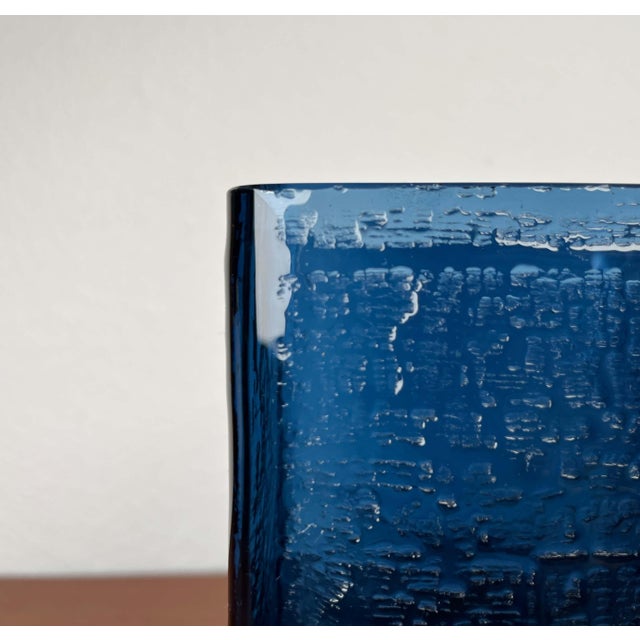 Mid-Century Modern Swedish Blue Glass Vase by Christer Sjögren for Lindshammar Glasbruk, 1960s For Sale - Image 15 of 18