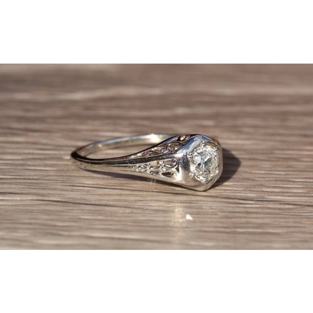 1920s The Finterra: 18 Karat White Gold Filigree Engagement Ring set with 0.35 Carat Diamond For Sale - Image 5 of 9