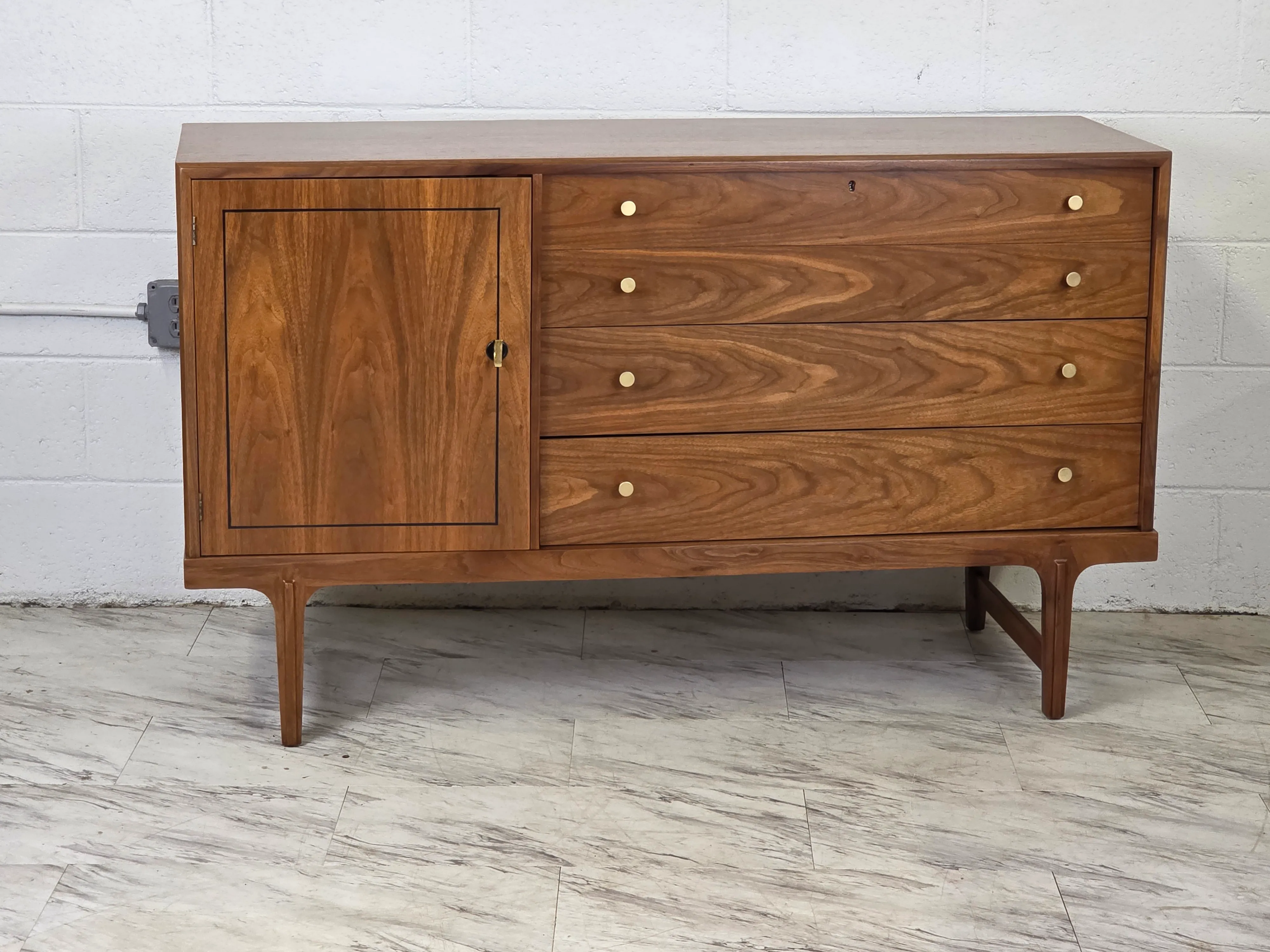 1950s USA vintage チェスト 1950s Drexel Apart-Mates 8 Drawer Dresser | Chairish