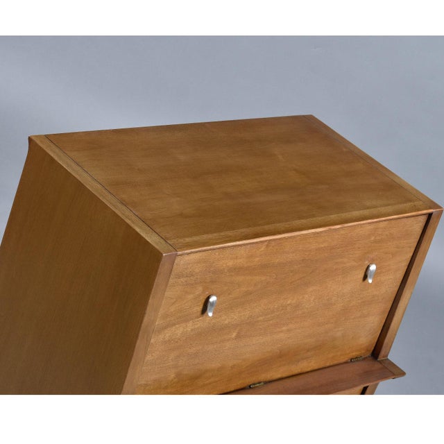 1950s John Van Koert Drexel Profile K12 Gentlemen’s Chest Dresser With Tag For Sale - Image 9 of 12