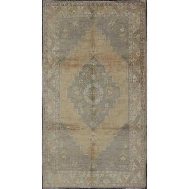 Camel Muted Mid-20th Century Vintage Oushak Rug With Medallion in Camel 5'5 X 9'4 For Sale - Image 8 of 8