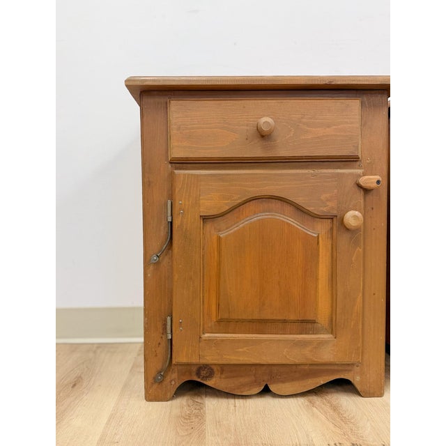 Mid 20th Century Pair of Rustic Pine Nightstands Drawer Arched Cabinet Door Scalloped European For Sale In Tampa - Image 6 of 17