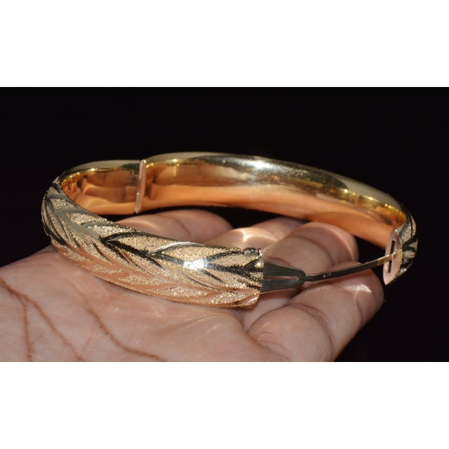 Gorgeous 14k Solid Gold Engraved Leaves Stacking Bangle Bracelet For Sale - Image 10 of 13