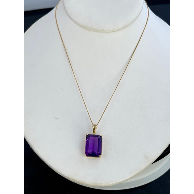 Metal 12 Ct Emerald Cut Amethyst Pendant /Necklace + 14 Kt Yellow Gold Chain Vintage For Sale - Image 7 of 18