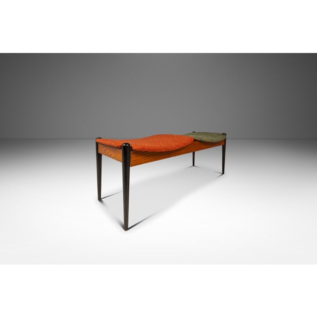 1960s Rare Mid-Century Modern Two Seater Sculpted Bench in Oak & New Two-Toned Upholstery by Arthur Umanoff, Usa, C. 1960s For Sale - Image 5 of 18