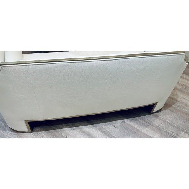 Caracole Caracole Modern White Velvet the Cat’s Meow Sofa For Sale - Image 4 of 8