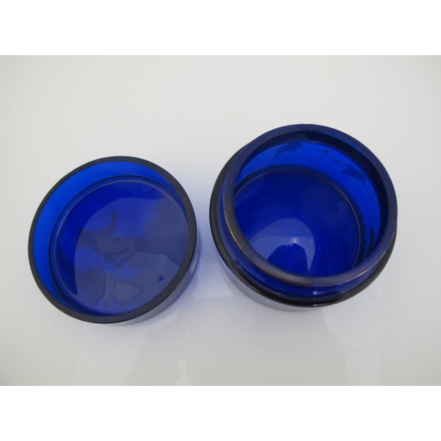 Mary Gregory Cobalt Blue Glass Enamel Painted Girl With Flower Round Trinket Box For Sale - Image 11 of 14