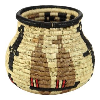 Vintage Native South American Wounaan & Embera Figural Woven Reed Basket 20thC For Sale