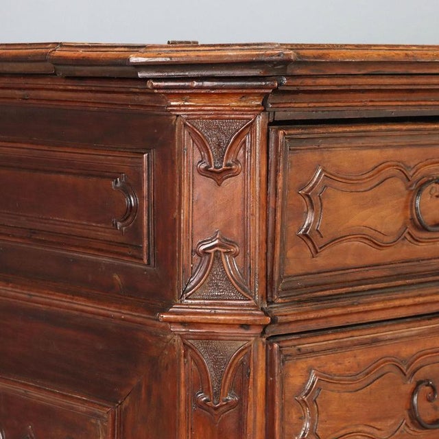 Wood Early 18th Century Baroque Walnut Canterano For Sale - Image 7 of 14