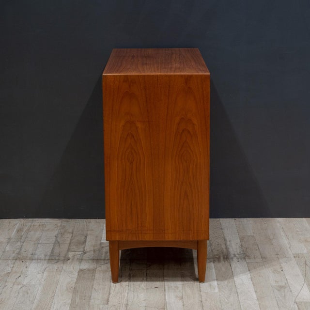 Mid-Century e.w. Bach Tall Teak Dressers With Sculpted Handles c.1950 For Sale - Image 10 of 18