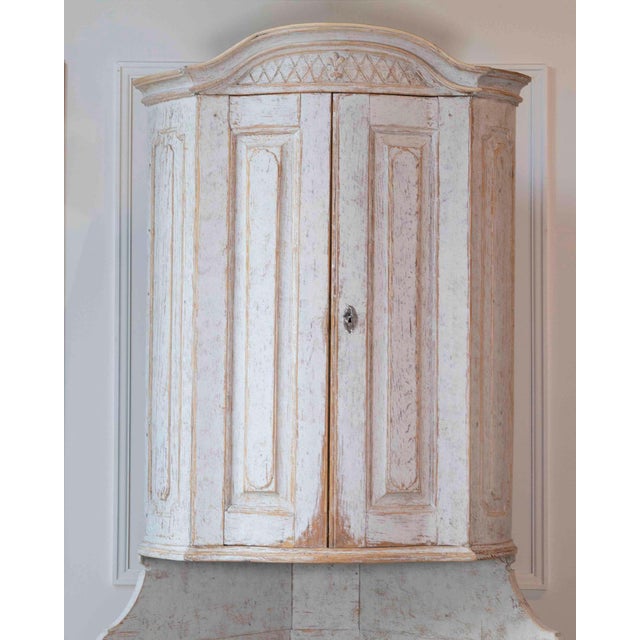 Swedish Gustavian Period Two-Part Corner Cabinet with Original Paint, Late 18th For Sale In Atlanta - Image 6 of 13