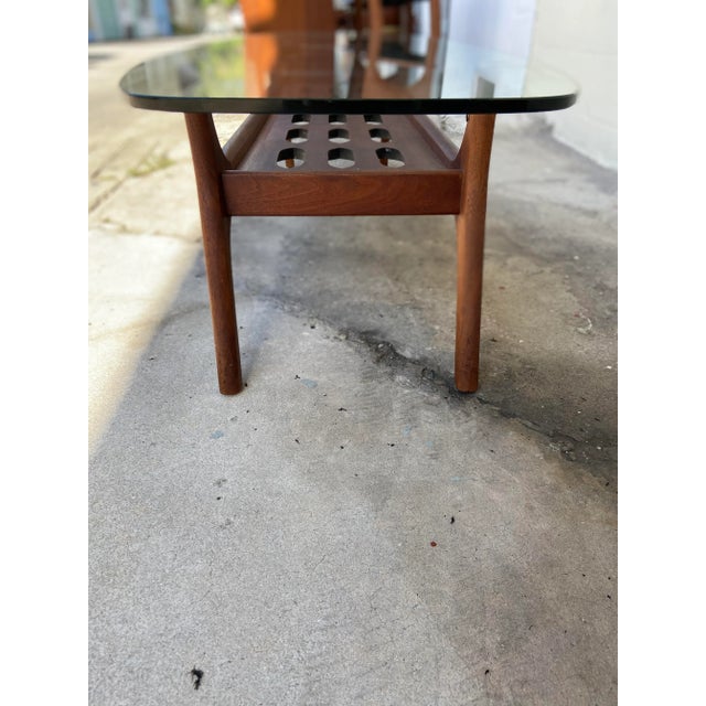 Mid Century Modern Slotted Coffee Table With Surfboard Glass Top | in Harvey Probber Style For Sale - Image 11 of 12