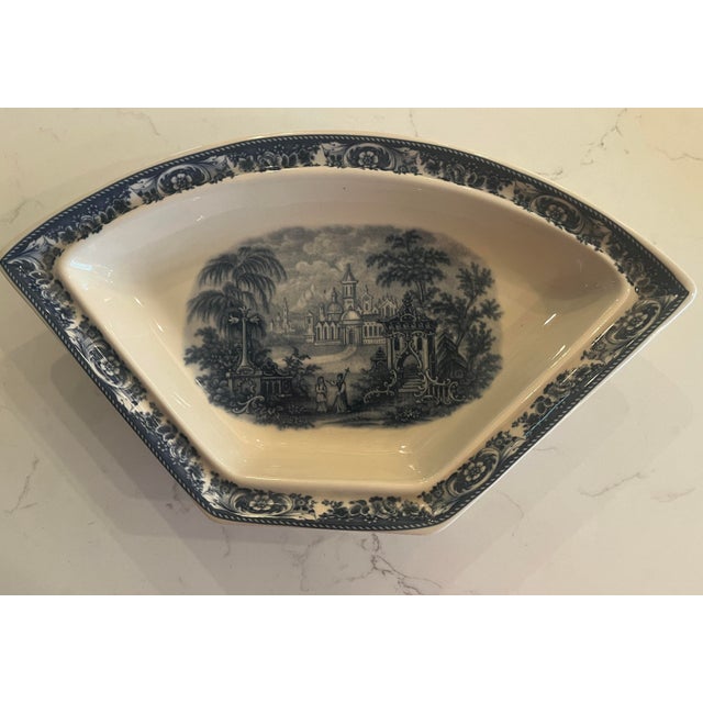 English 19th Century British Staffordshire Pottery Blue & White Lidded Vegetable Bowl. Stunning & Rare! For Sale - Image 3 of 11