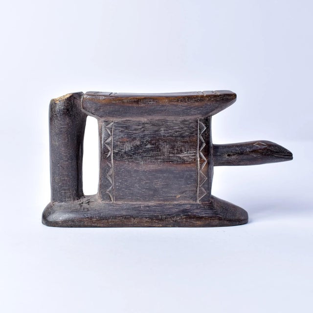 African Early 20th Century Baule Headrest Côte d'Ivoire For Sale - Image 3 of 12