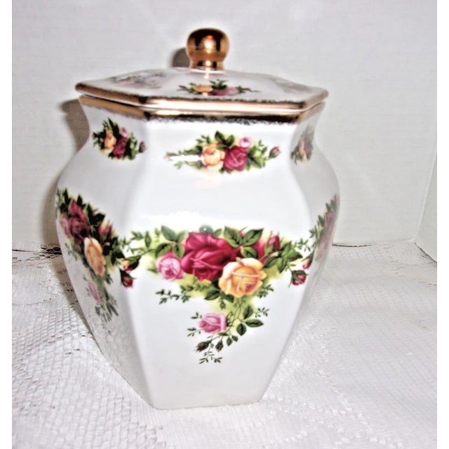 Mid-Century Modern Vinatge Royal Albert Old Country Roses 8 1/2" Biscuit Jar For Sale - Image 3 of 5