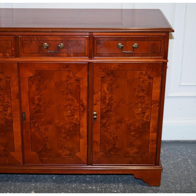 Vintage Sideboard in Burr Yew Wood For Sale - Image 16 of 18