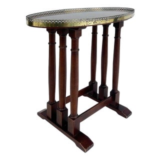 Vintage Hekman Chippendale Matched Grain Side Table, Mahogany, Brass Trim For Sale