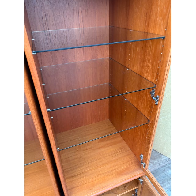 A Pair of Mid-Century Modern Danish Lighted Curio Display Cabinets by Sun Cabinet. Circa 1970s For Sale - Image 11 of 18