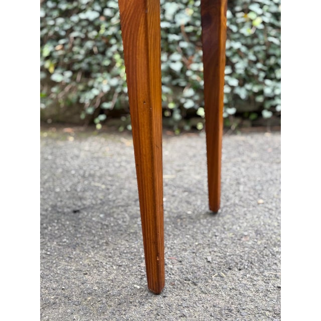 1990s Ethan Allen Country Craftsman Pine Console Table For Sale - Image 5 of 12