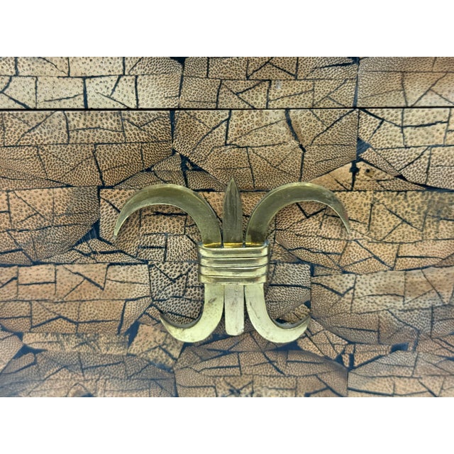 Maitland - Smith Vintage 1980's Coconut Shelf Maitland Smith Decorative Box For Sale - Image 4 of 7