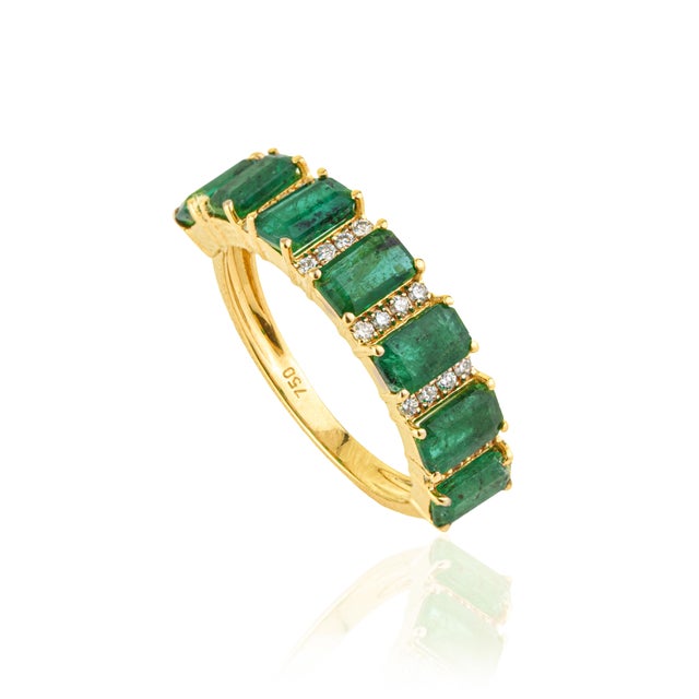 VRJewels 2.2ct Emerald & Diamond Half Band Ring in 18k Yellow Gold Size 5.5 For Sale - Image 4 of 18