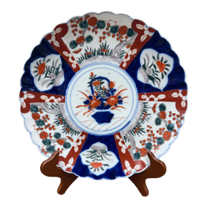 Antique Japanese Imari Charger With Scalloped Edge, Late 19th Century