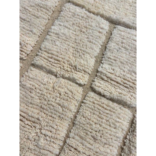 Moroccan Beni Ouarain Rug in Wool, 2010s For Sale - Image 6 of 12