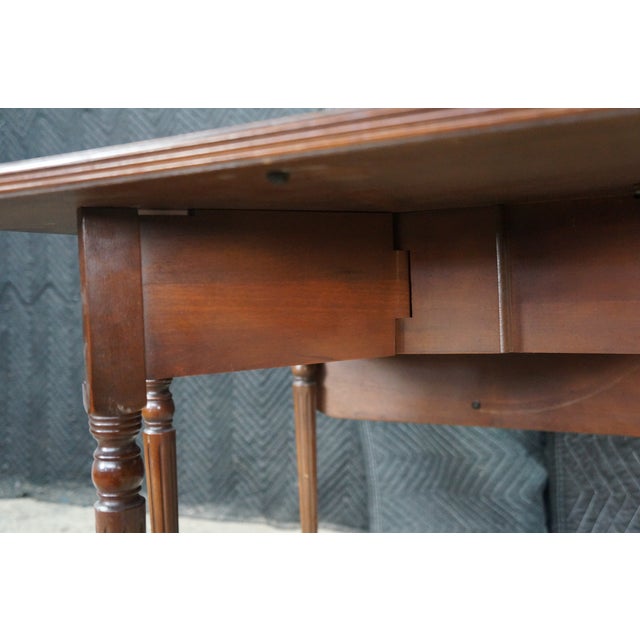 Vintage Imperial Sheraton Style Mahogany Drop Leaf Gateleg Pembroke Side Table For Sale - Image 13 of 18