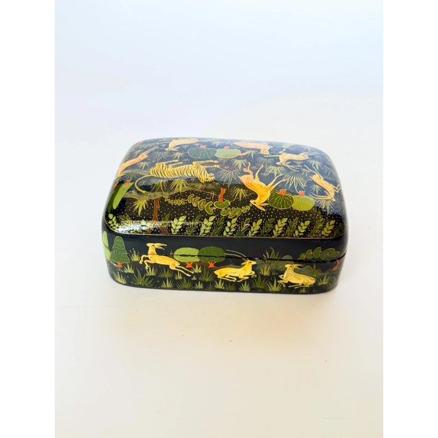 Late 20th Century Vintage Kashmir Indian Lacquered Domed Box With Flora and Fauna For Sale - Image 5 of 9