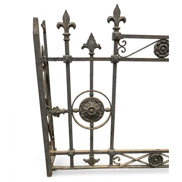 Early 19th Century French Neoclassic and Régence Style Wrought Iron Balcony Railing For Sale - Image 4 of 5