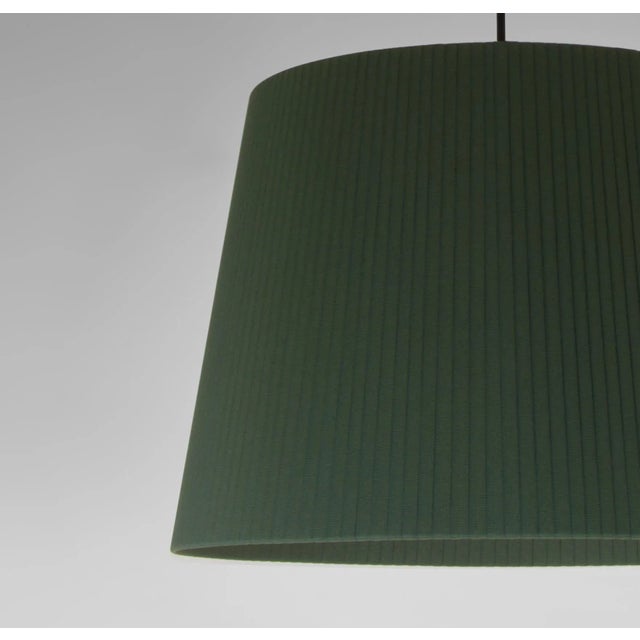 Contemporary Green Sísísí Cónicas GT1 Pendant Lamp by Santa & Cole For Sale - Image 3 of 4