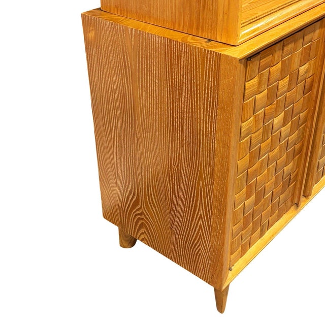 Mid Century Modern Bleached Oak Basket Weave China Cabinet by Paul Laszlo for Brown Saltman For Sale In Los Angeles - Image 6 of 8
