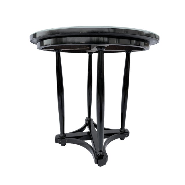 Elegant viennese bentwood occasional table from the 1920s, produced within the thonet / j. & j. Kohn / mundus...