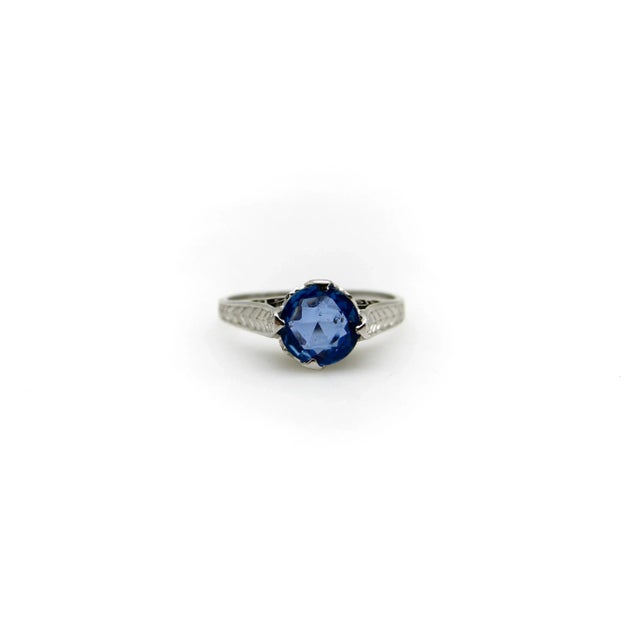 Art Deco 14k White Gold Art Deco Natural Blue Sapphire Filigree Ring Size 4.5 For Sale - Image 3 of 7