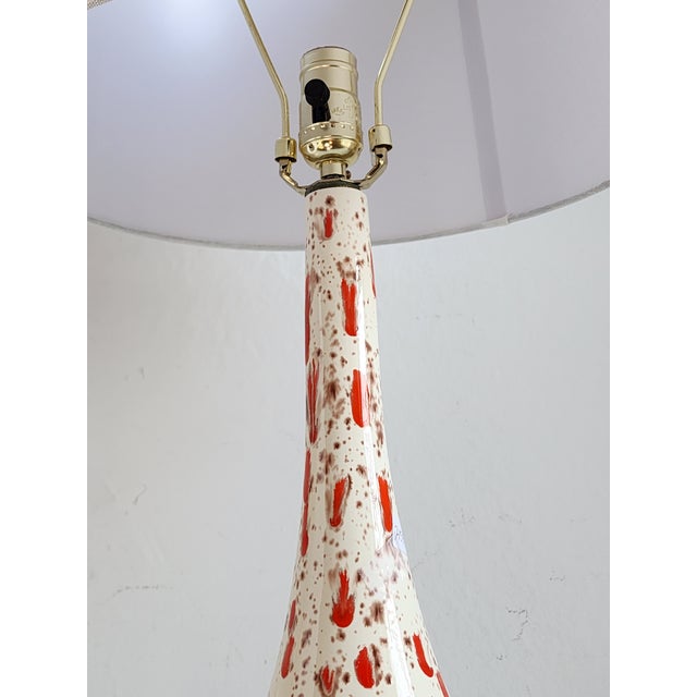 Red Mid Century Modern Splatter Glazed Ceramic Table Lamps-A Pair For Sale - Image 8 of 9