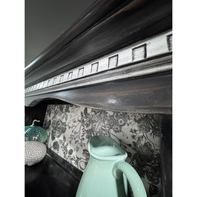 Late 20th Century Ethan Allen Refined Rustic Buffet & Hutch For Sale - Image 13 of 16