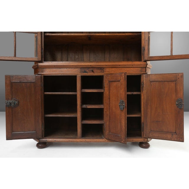 Vitrine Cabinet in Oak with Glass Windows, Germany, Early 18th Century For Sale - Image 4 of 18