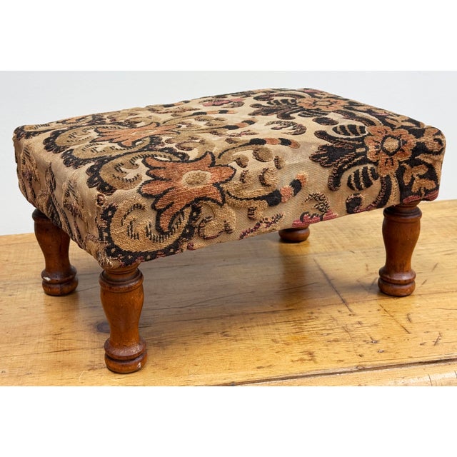 Early 20th Century Antique Floral Upholstered Footstool W/ Turned Wood Legs For Sale - Image 5 of 11