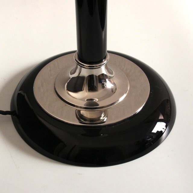 1920s French Art Deco Table Lamp in Black Wood and Nickeled Metal from Mazda, 1920s For Sale - Image 5 of 8